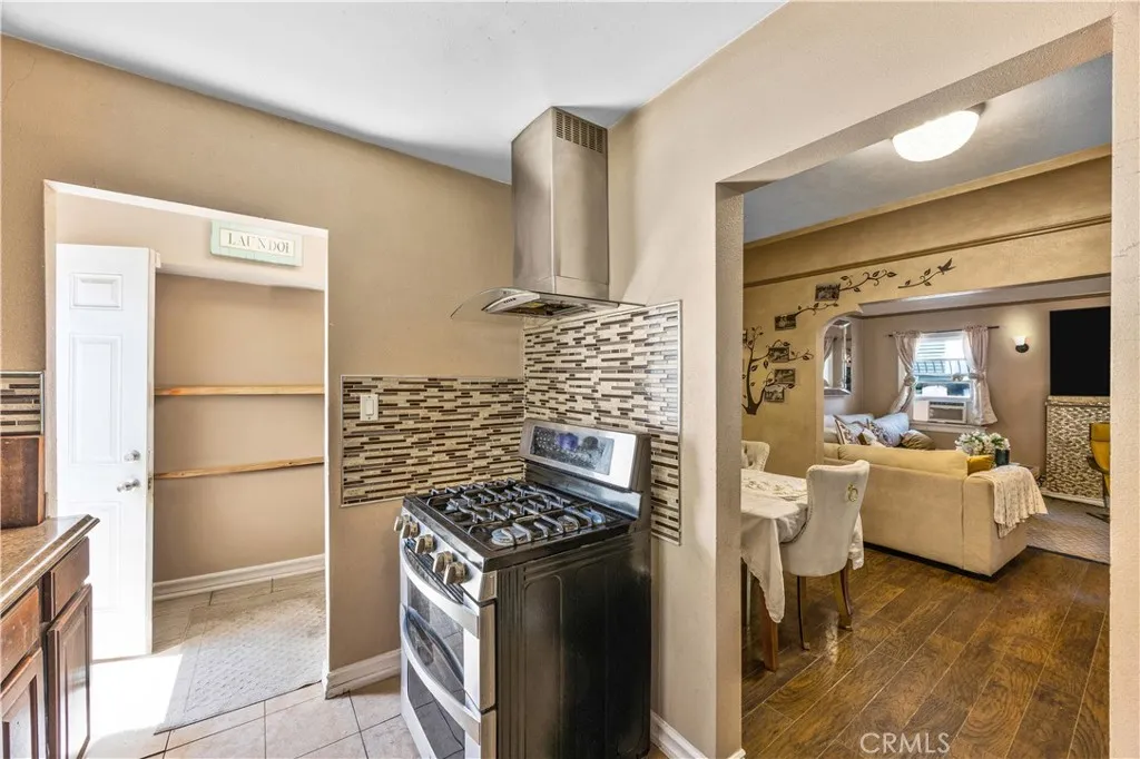 Los Angeles, California 90001, United States, 2 Bedrooms Bedrooms, ,1 BathroomBathrooms,Residential,Active,178655