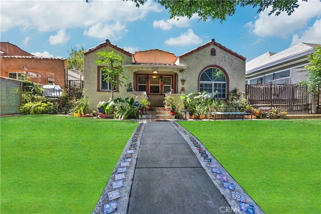 Los Angeles, California 90001, United States, 2 Bedrooms Bedrooms, ,1 BathroomBathrooms,Residential,Active,178655