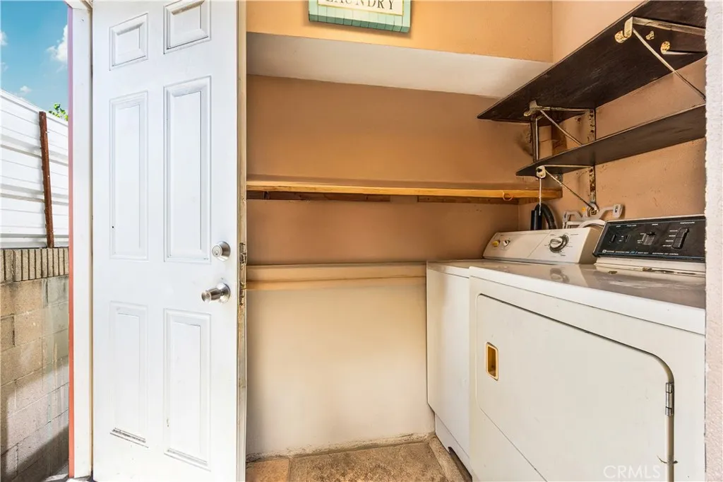 Los Angeles, California 90001, United States, 2 Bedrooms Bedrooms, ,1 BathroomBathrooms,Residential,Active,178655