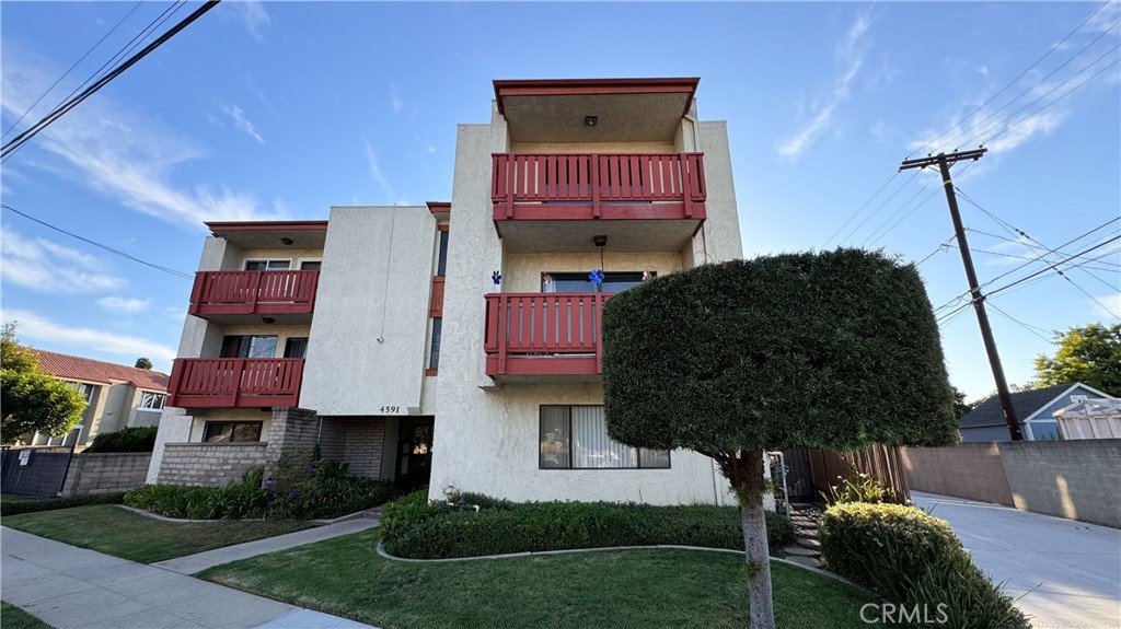 4591 Orange Avenue 103
