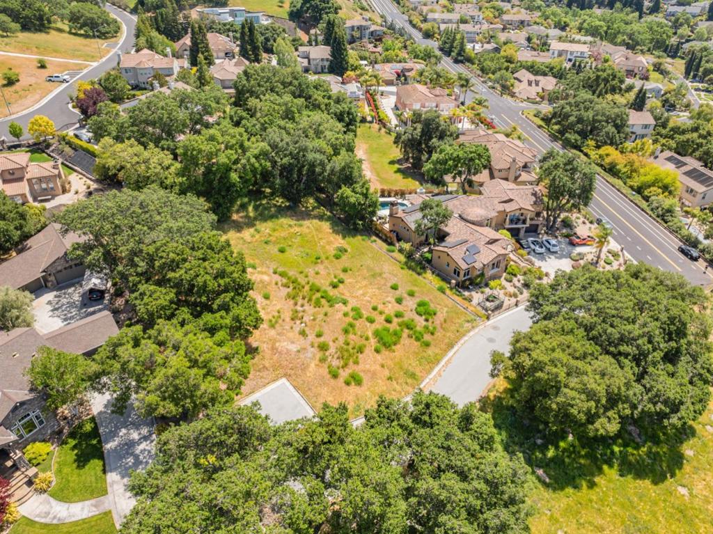 2391 Mantelli Drive