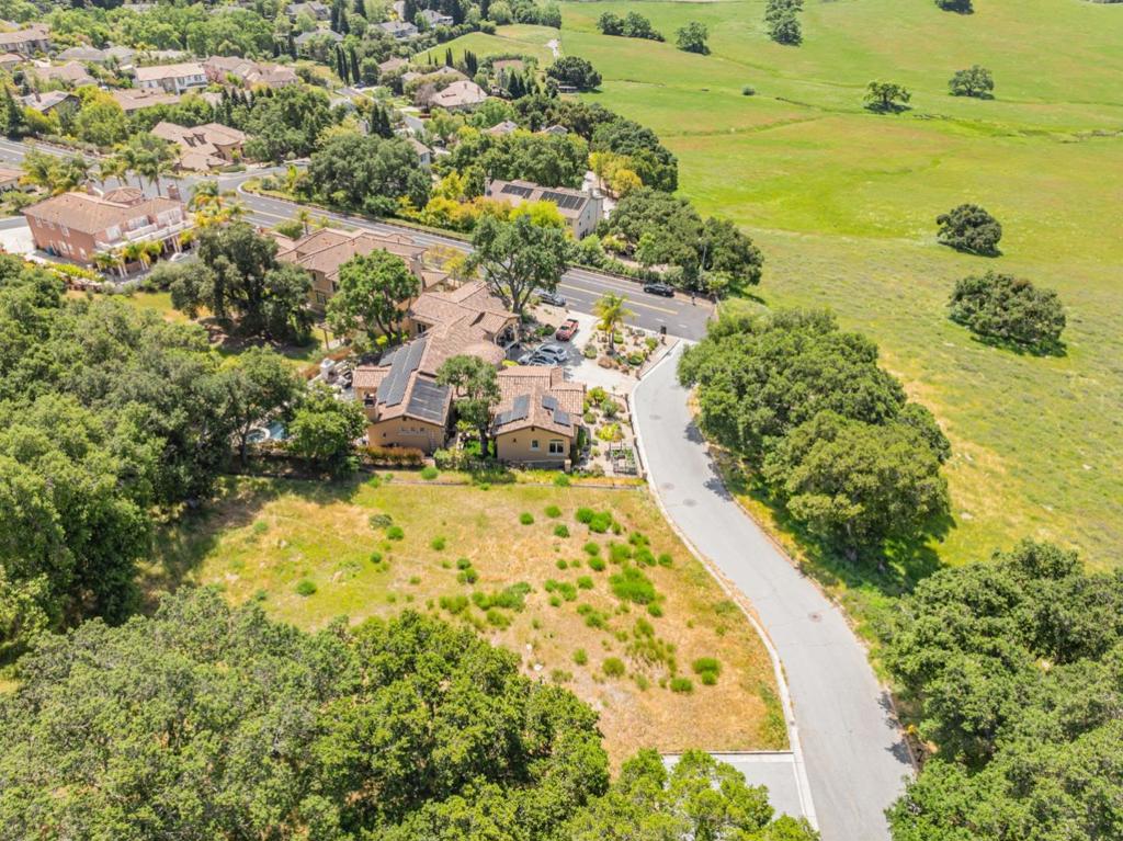 2391 Mantelli Drive