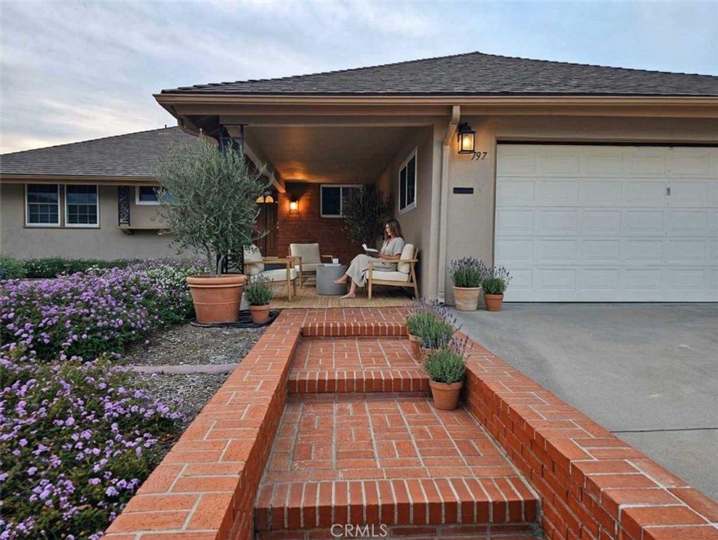 Photo of 797 La Grange Ave, Newbury Park, CA 91320 (MLS # SR26030265)