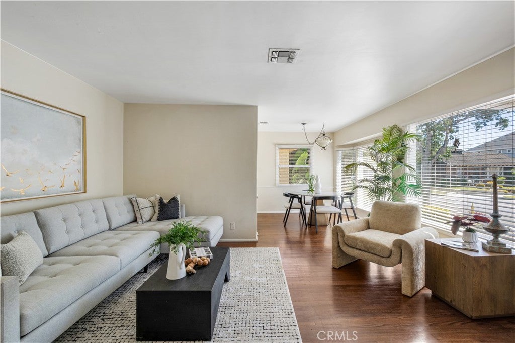 4228 Carfax