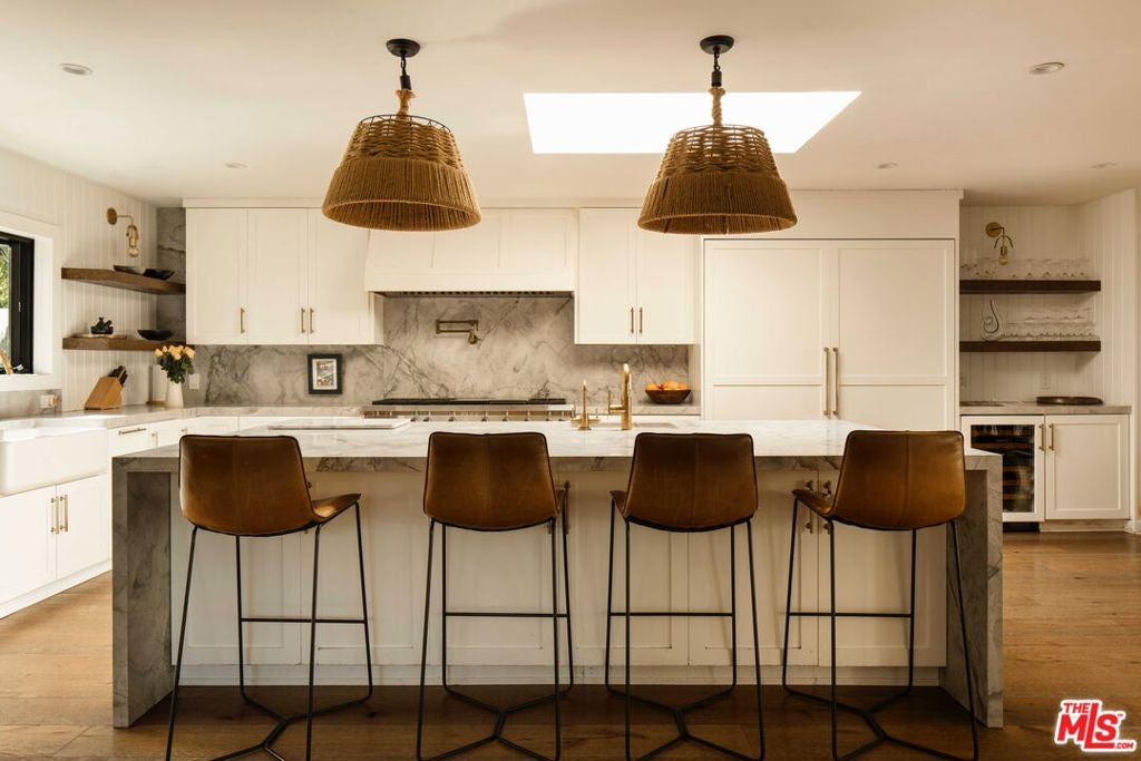 2630 Laurel Pass