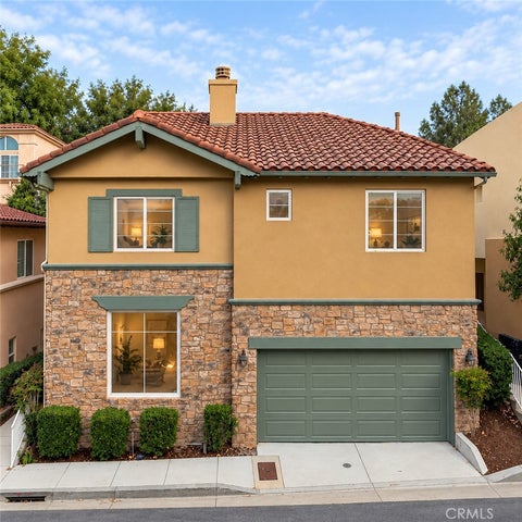 Photo of 5665 Como Circle, Woodland Hills, CA 91367 (MLS # SR26233911)