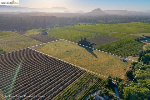 Photo of 838 Dry Creek Rd, Healdsburg, CA 95448 (MLS # 41146871)