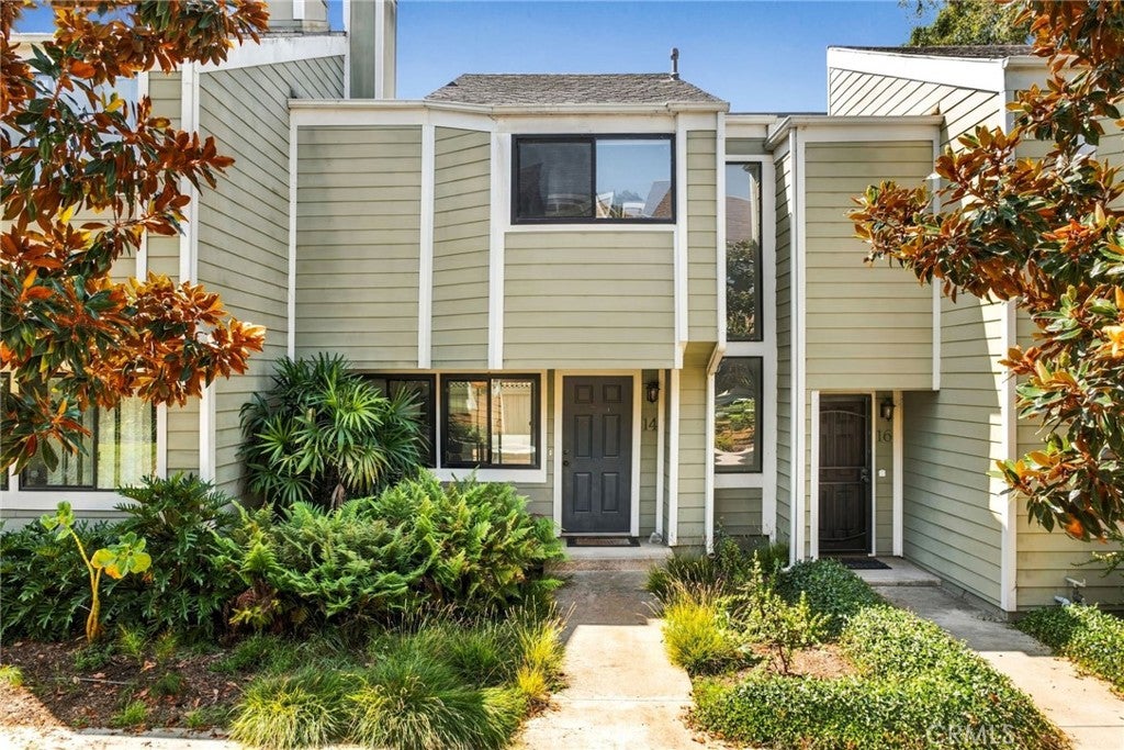 14 Surfside Ct Court