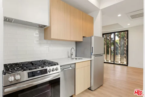 MLS: 26986721