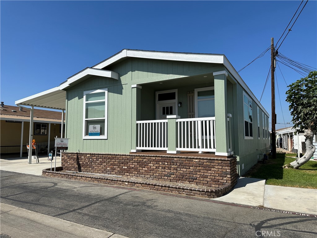 501 E Orangethorpe Ave 31