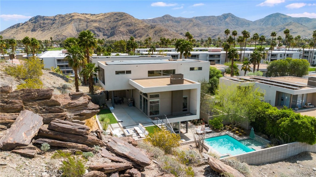 Palm Canyon (60040) - Residential