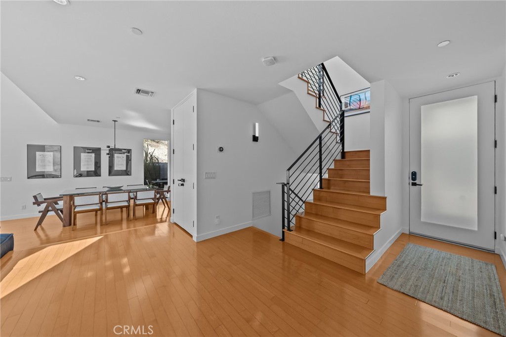 2805 S Palm Canyon
