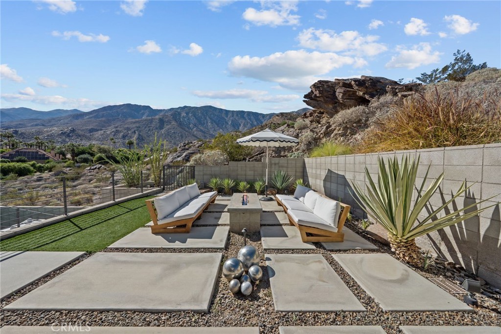 Palm Canyon (60040) - Residential