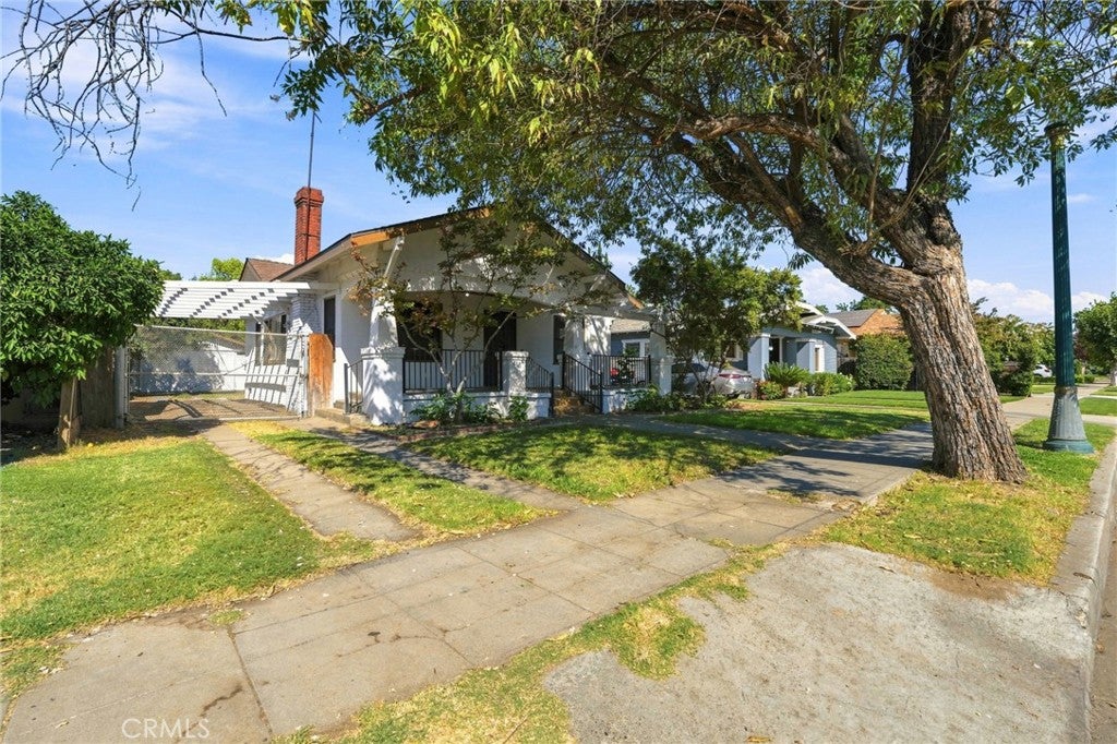 1353 N Wilson