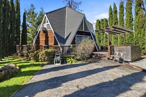 Photo of 702 Minnesota Avenue, San Jose, CA 95125 (MLS # ML82038693)