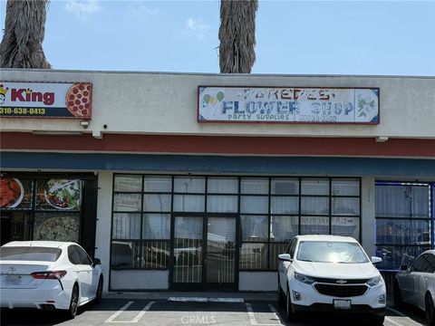 Photo of 2500 E Alondra Boulevard, Compton, CA 90221 (MLS # WS25160395) Photo of 2500 E Alondra Boulevard, Compton, CA 90221 (MLS # WS25160395)