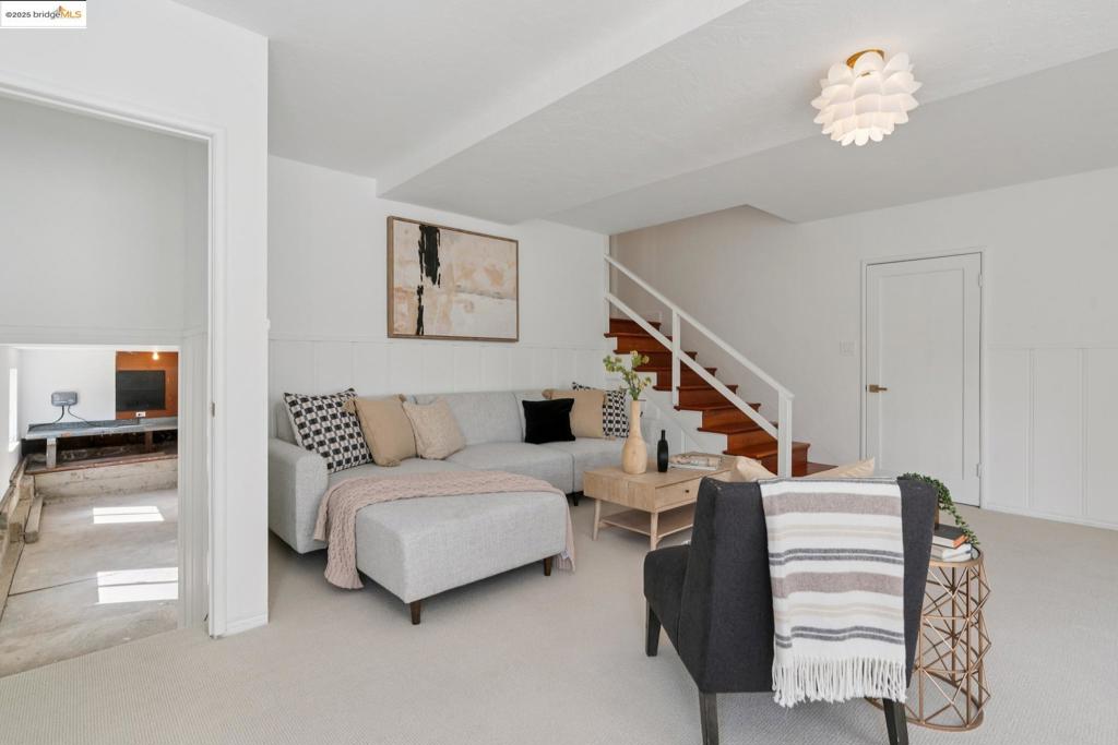 REDWOOD HEIGHTS - Residential