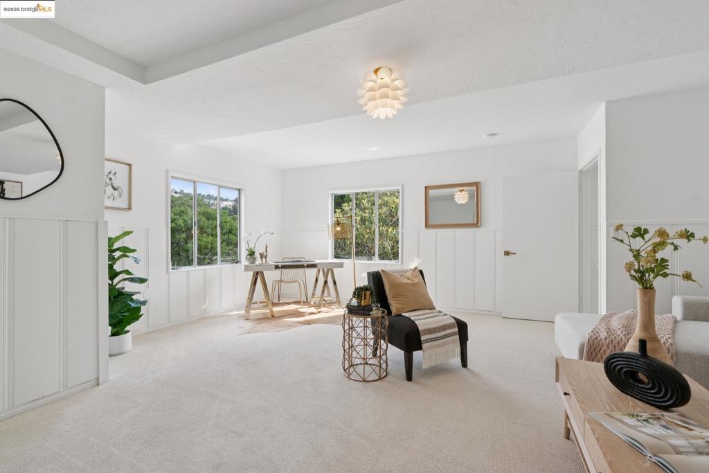 REDWOOD HEIGHTS - Residential