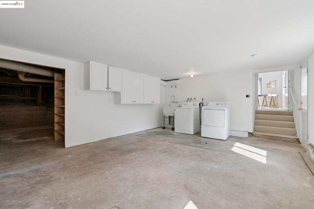 REDWOOD HEIGHTS - Residential