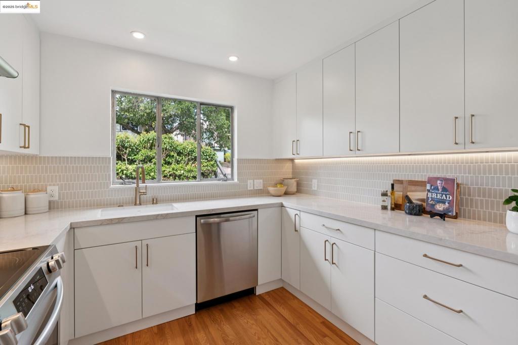 REDWOOD HEIGHTS - Residential