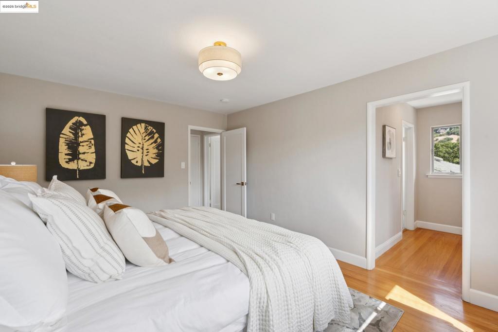 REDWOOD HEIGHTS - Residential