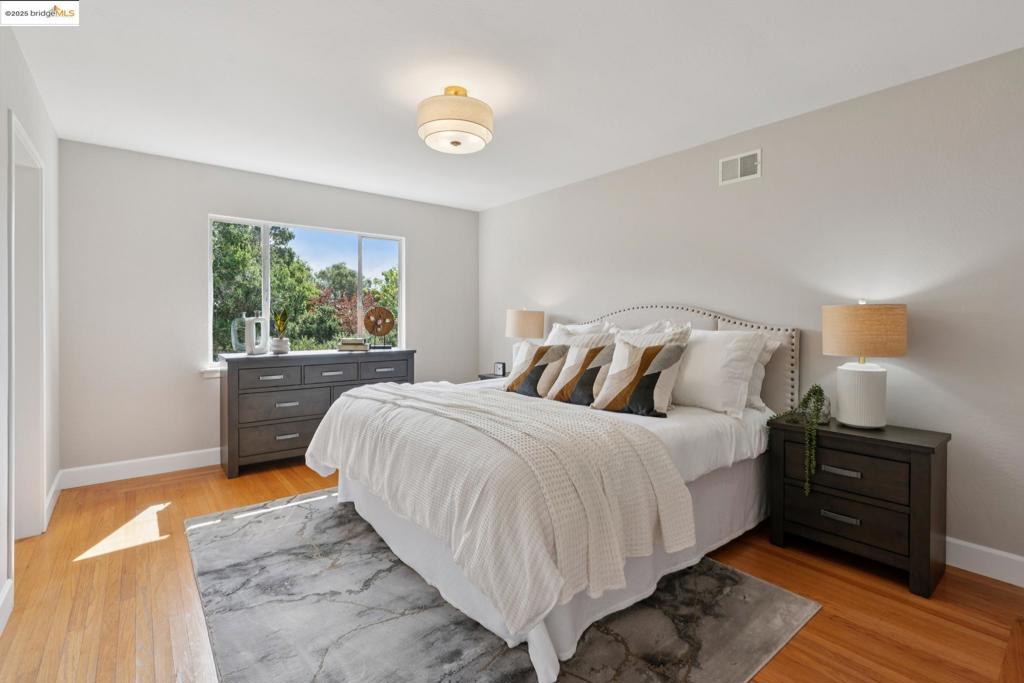 REDWOOD HEIGHTS - Residential