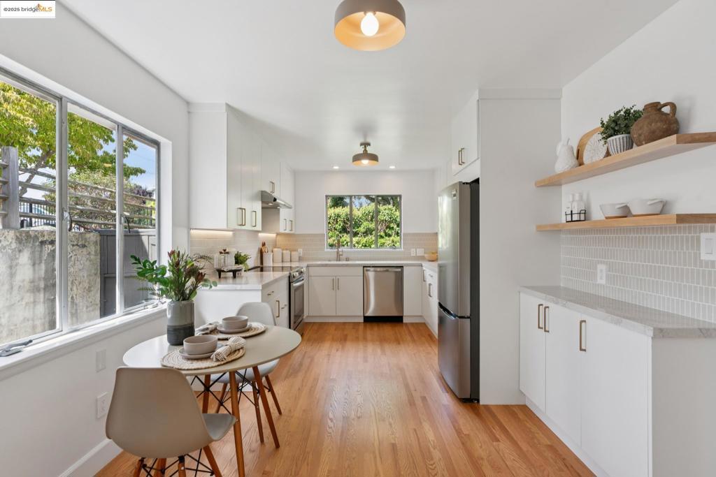 REDWOOD HEIGHTS - Residential