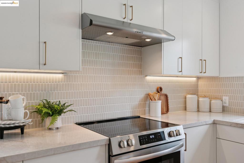 REDWOOD HEIGHTS - Residential