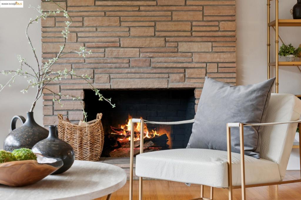 REDWOOD HEIGHTS - Residential