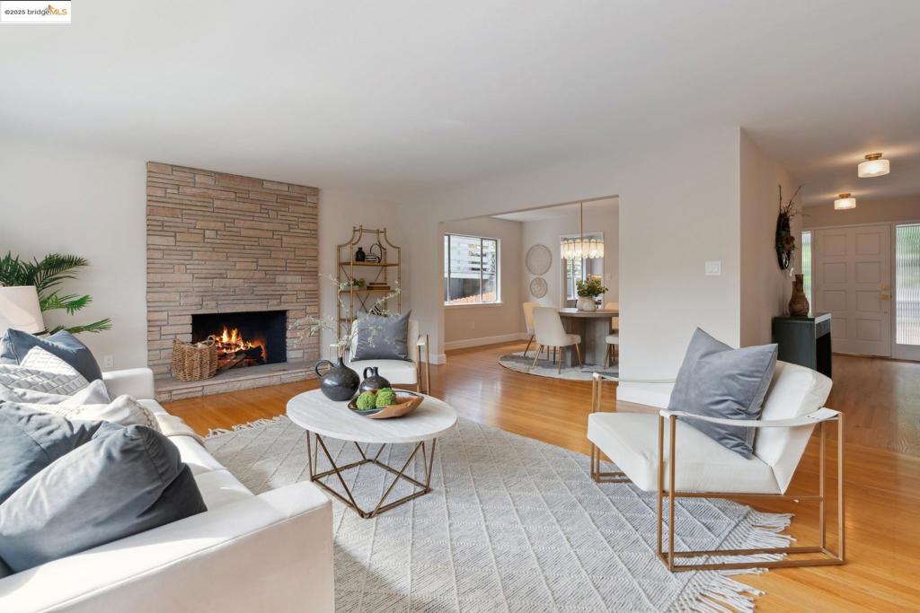 REDWOOD HEIGHTS - Residential