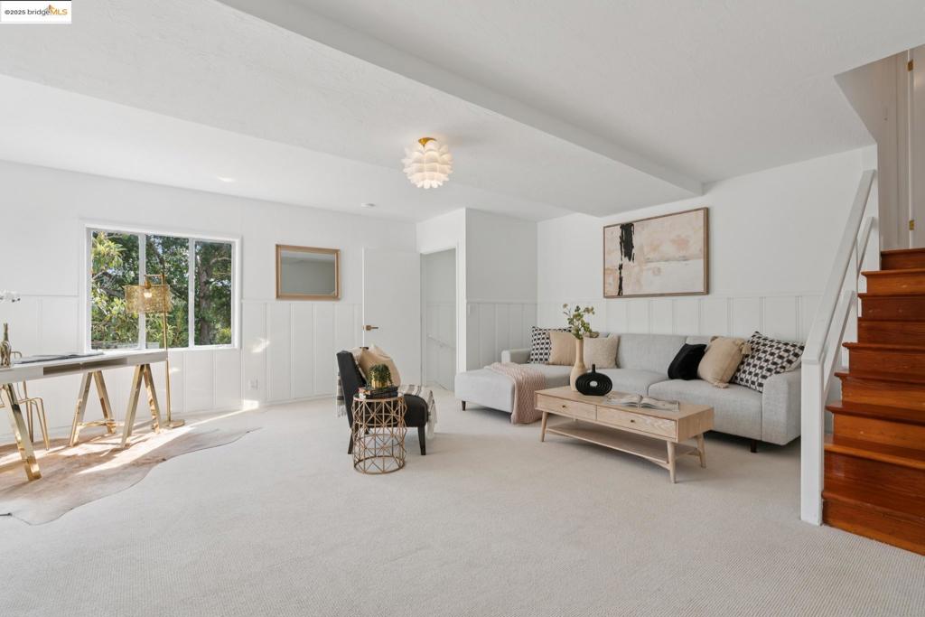 REDWOOD HEIGHTS - Residential