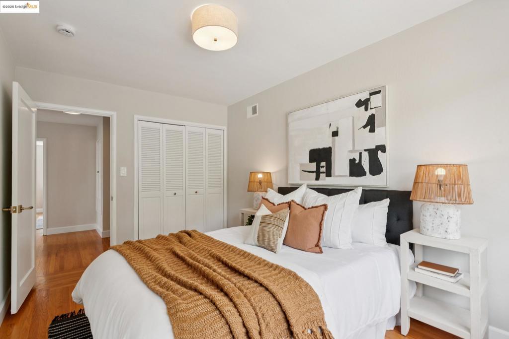 REDWOOD HEIGHTS - Residential