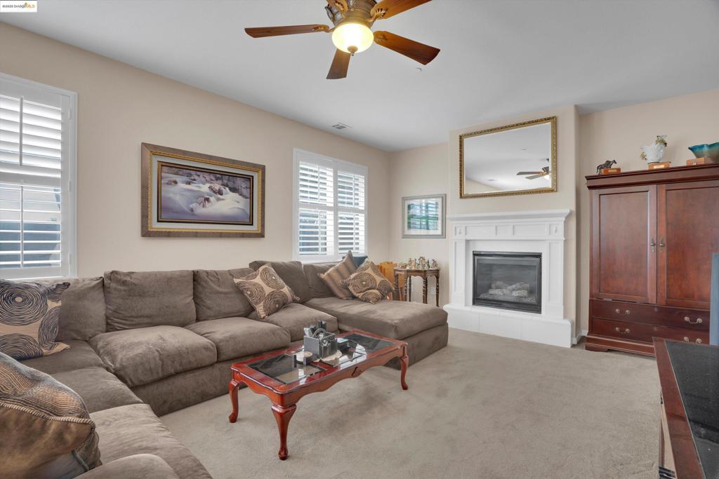 BRENTWOOD - Residential