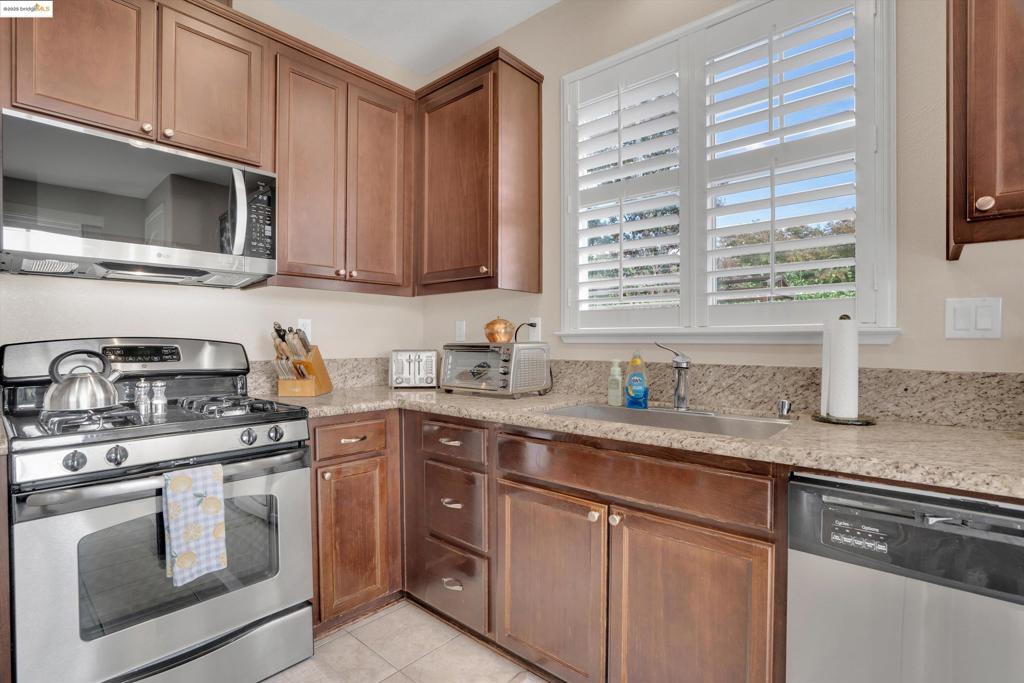 BRENTWOOD - Residential