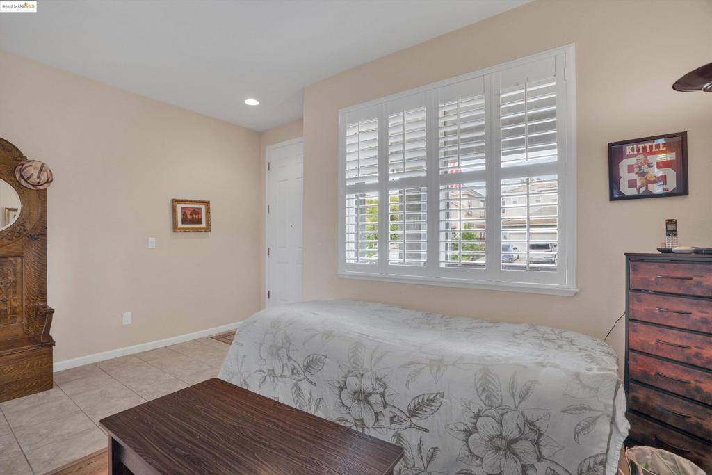 BRENTWOOD - Residential