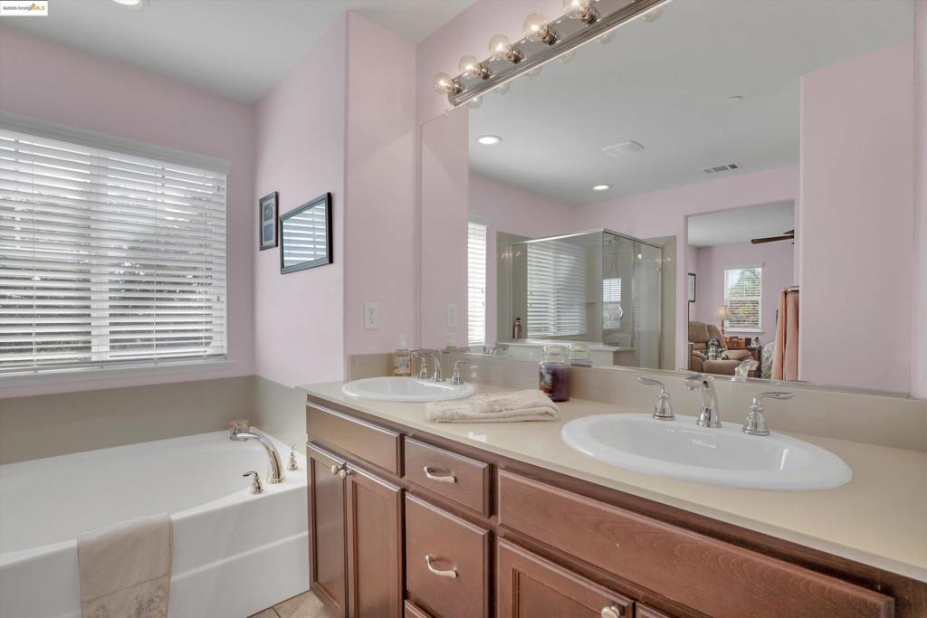 BRENTWOOD - Residential
