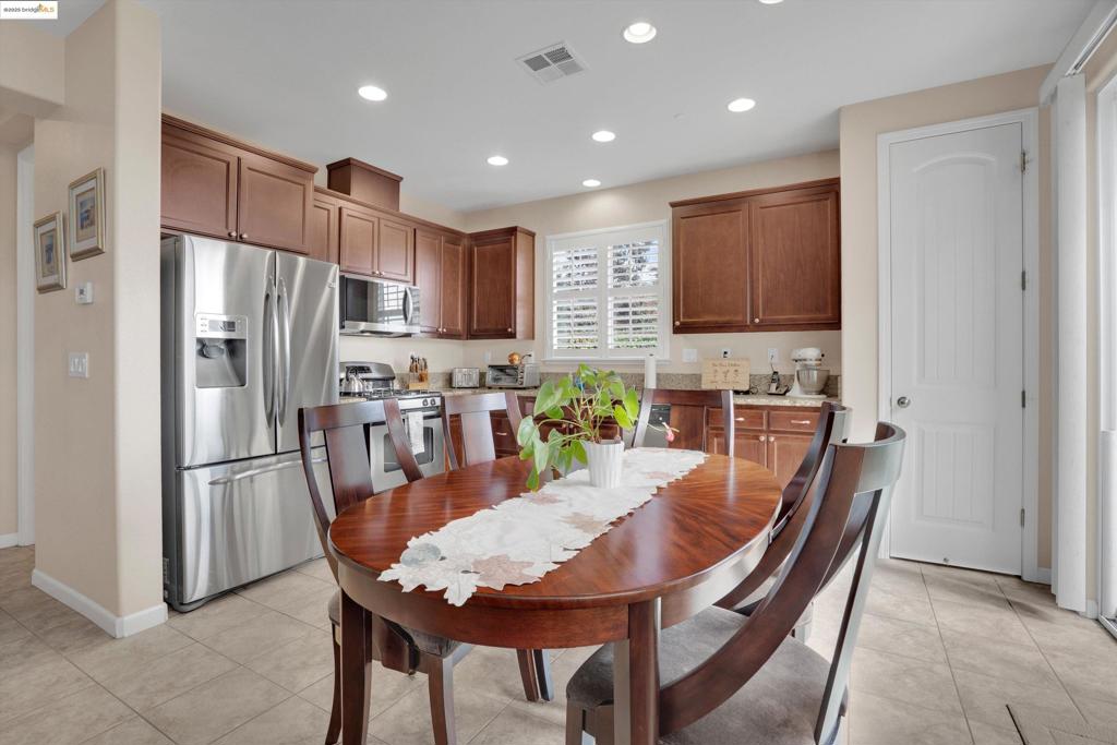 BRENTWOOD - Residential