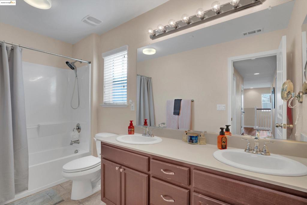 BRENTWOOD - Residential