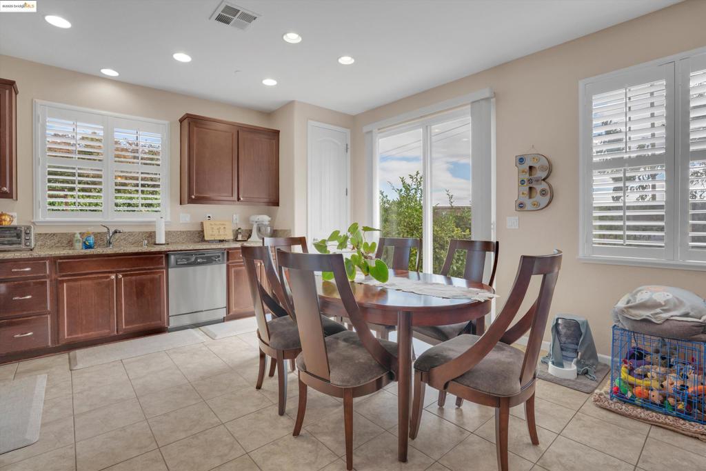 BRENTWOOD - Residential