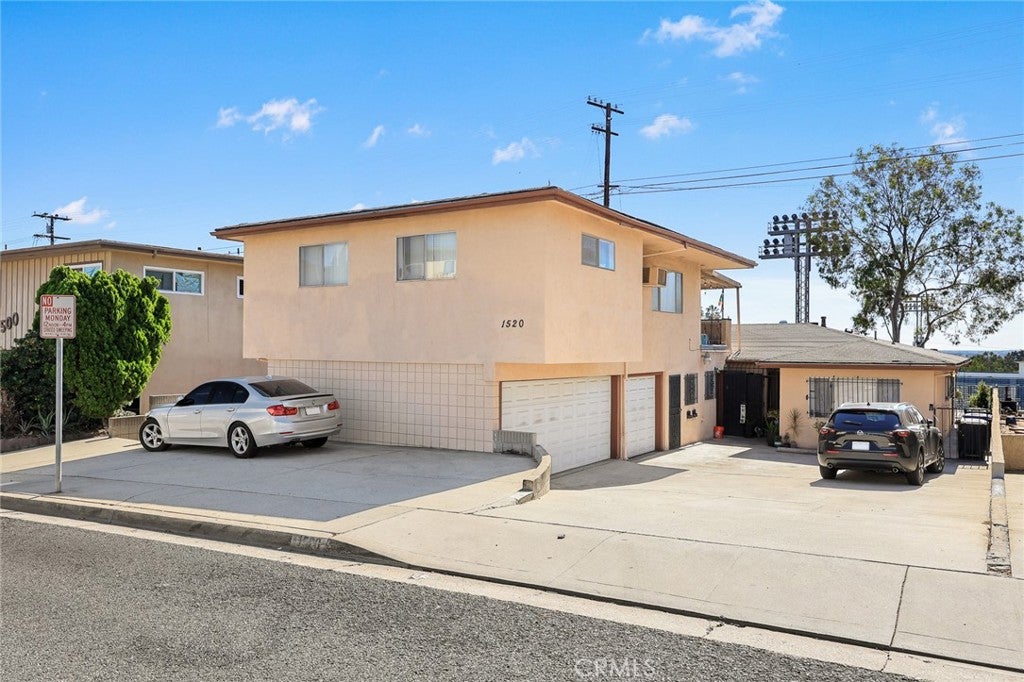 1520 College View Drive