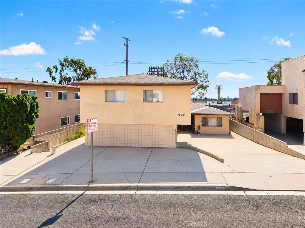 1520 College View Drive