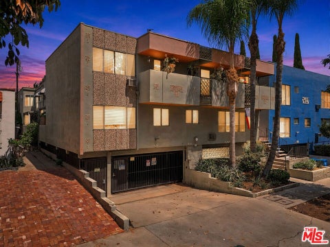 Photo of 7631 Norton Avenue, West Hollywood, CA 90046 (MLS # 26989365)