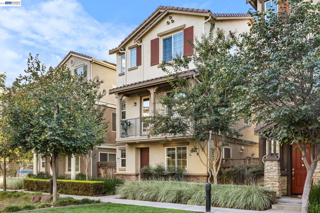 96 Orchard Cir