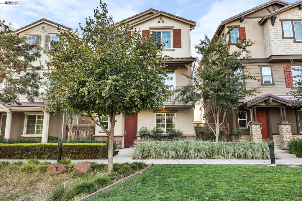 96 Orchard Cir