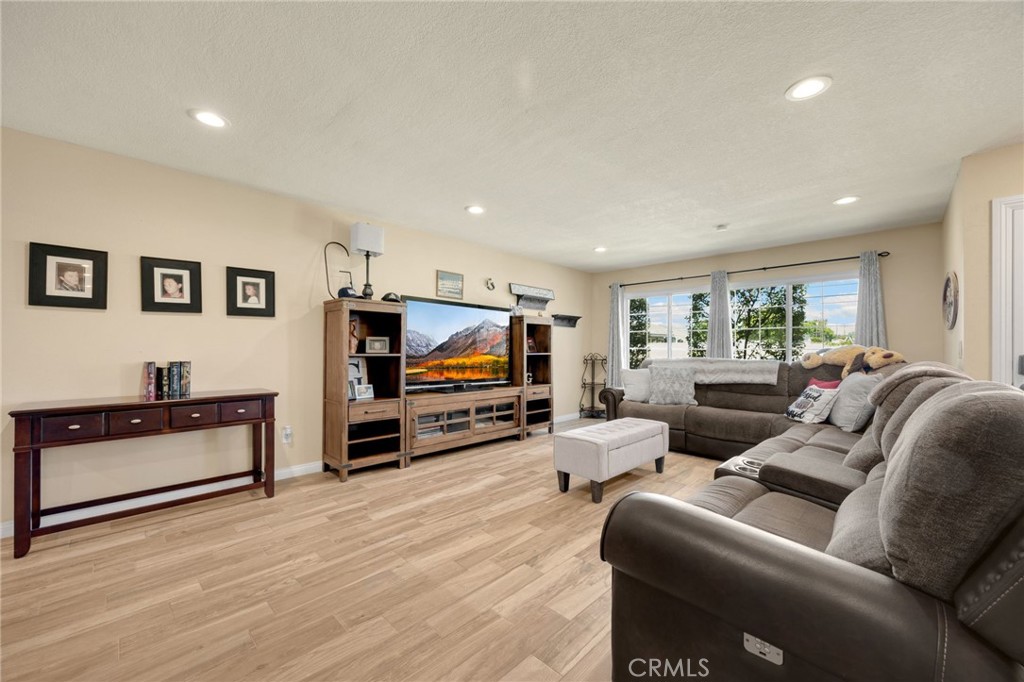 1219 N Van Buren Street