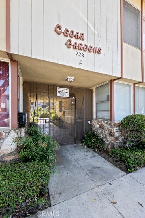 728 Cedar 29