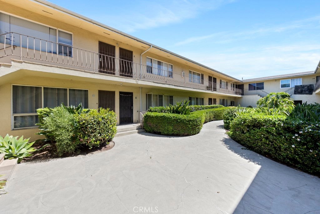 728 Cedar 29