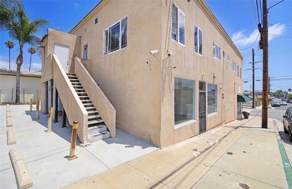 537 S Cabrillo
