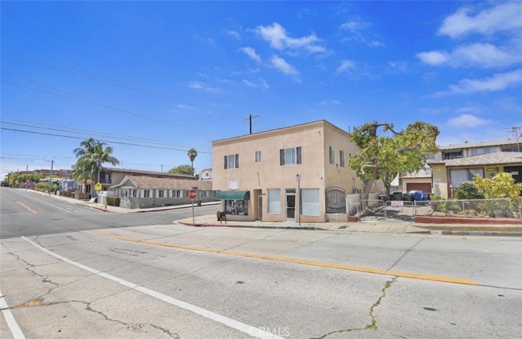 537 S Cabrillo