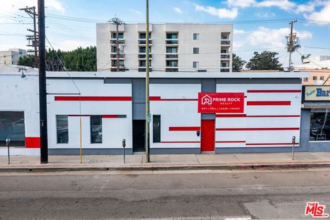 Photo of 1157 S Robertson Boulevard, Los Angeles, CA 90035 (MLS # 26654417)